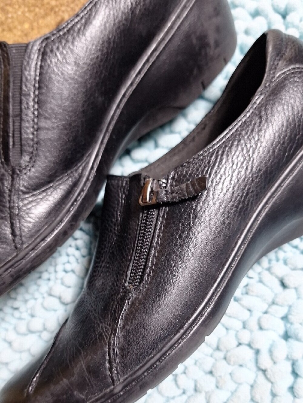 Clarks Women’s Black Leather Zipper Slip-On Loafers - Picture 7 of 9